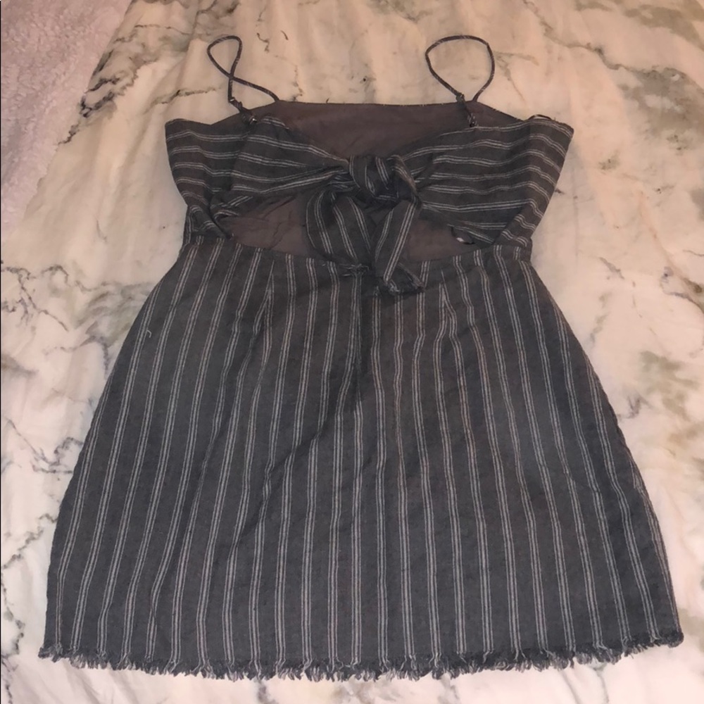 ADORABLE BODY-CON DRESS - Picture 3 of 3